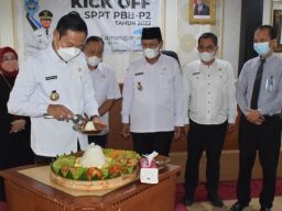 Bupati Lamongan Tekan Tombol SPPT PBB-PB 2022