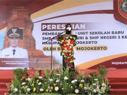 Bupati Mojokerto Dorong Pemerataan Pendidikan, Dua SMPN Diresmikan