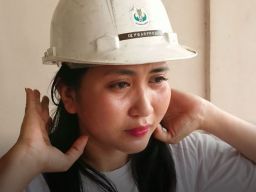 Perjuangan Janda Cantik di Gresik Jadi Pengangkut Sampah Nafkahi 3 Anak