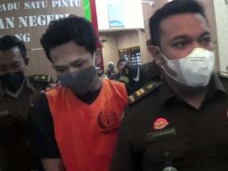 Tampang Joddy, Sopir Mendiang Vanessa Angel saat Resmi Jadi Tahanan Kejaksaan