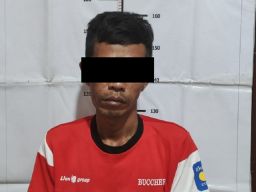 Maling Beraksi di Pasar Wonokusumo, Sembunyikan Handphone Pedagang Dalam Sarung