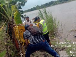 Mayat Bayi Laki-laki Ditemukan Mengambang di Sungai Brantas Jombang