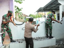 Warga Antar RT di Kota Probolinggo Islah, Tembok Penutup Jalan dibongkar