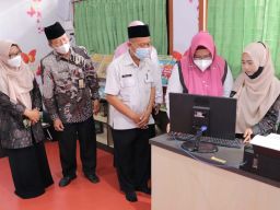Menengok Perpustakaan Digital Ramah Anak Milik MI Baitussalam di Gresik