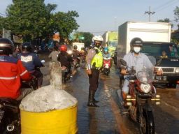 Hati-hati, Jalan Raya Pasuruan-Probolinggo Banjir, Lalu Lintas Padat