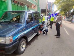 Parkir Sembarangan, Roda 13 Mobil di Ponorogo Digembok