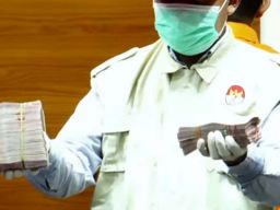 KPK Sita Uang Rp 140 Juta saat OTT Hakim PN Surabaya