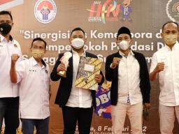 Bupati Gresik Terima Penghargaan Inisiator Olahraga dari Siwo PWI Pusat