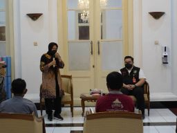 Warganya Dapat Bantuan dari Risma, Mas Dhito Ucapkan Terima Kasih