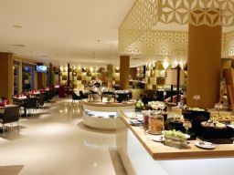 Redakan Stress Bekerja dengan Berkuliner di Tengah Kota Surabaya