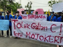 Tolak Maraknya Galian C Ilegal, PMII Geruduk Polres Mojokerto