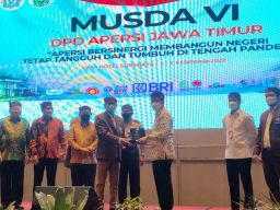 Wagub Emil Dorong Relaksasi Perizinan Pembangunan Rumah Bagi MBR di Jatim