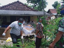 Pria Sebatang Kara di Ponorogo Ditemukan Tewas saat Tetangga Kirim Makanan