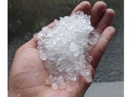 Hujan Es Disertai Angin Kencang Juga Terjadi di Madiun