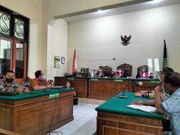 Menang Lawan Konglomerat, Johanes Dipa: Ini Bukti Hukum Tidak Tumpul ke Bawah