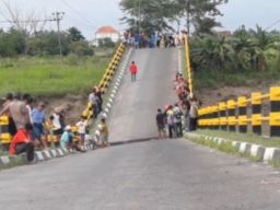 Tim Ahli Ungkap Penyebab Putusnya Jembatan Kacangan di Gresik