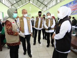 Kasus Harian Covid-19 Naik, Khofifah Minta Warga Waspada dan Percepat Vaksinasi