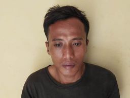 Aksi Emak-emak di Pasuruan Tarik Motor Pelaku Pencurian hingga Terjungkal