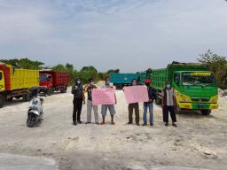 Proyek Pengurukan Lahan Perumahan di Gunung Anyar Timur Surabaya Diprotes Warga