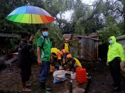 Diterjang Puting Beliung, Belasan Rumah hingga Kandang Ternak di Pasuruan Rusak