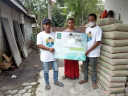 Relawan Gus Muhaimin for Presiden 2024 di Lumajang Bantu Korban Erupsi Semeru