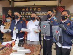 Dua Residivis Penjual Benih Lobster Ilegal Diamankan Polres Malang