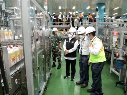 Gubernur Khofifah Sebut Distributor Penyebab Kelangkaan Minyak Goreng di Jatim