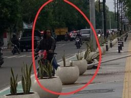 Orang Tak Dikenal Rusak Pot hingga Rambu di Depan Kantor Pemkab Jombang