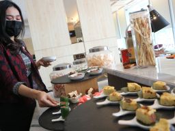 Mengintip Festival Takjil di All Day Resto and Dining Midtown Residance Surabaya