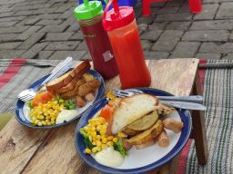 Nikmatnya American Breakfast Buatan Pedagang Kaki Lima di Kota Madiun