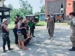 Kerap Resahkan Warga, 7 Anjal di Lamongan Diringkus Satpol PP