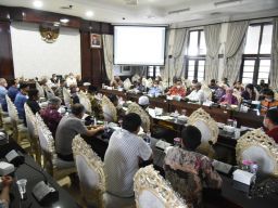 Pasar Turi Siap Buka 22 Maret, Pedagang Ucap Syukur di Depan Wali Kota