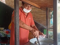 Berburu Bakso Ketro Ponorogo, Hanya Buka Sekitar 3 Jam Setiap Hari