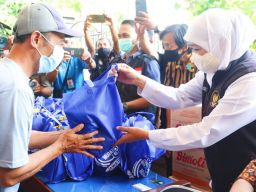 Khofifah Warning Produsen dan Distributor Agar Tak Menimbun Minyak Goreng