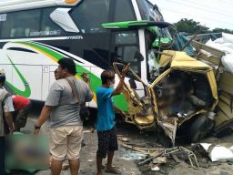 Kecelakaan Bus Tabrak Truk di Tol Dupak Surabaya, Korban Tewas Bertambah