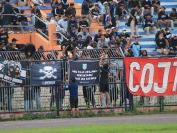 Asa Suporter Persela Lamongan: Laskar Joko Tingkir Tak Pernah Padam!