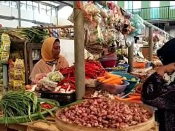 Jelang Ramadan, Kebutuhan Pokok di Lamongan Alami Kenaikan Harga