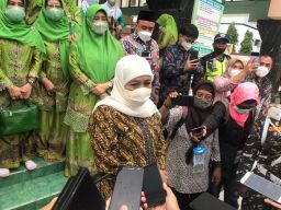 Jelang Ramadan, Gubernur Khofifah Tekankan Jaga Prokes saat Ibadah