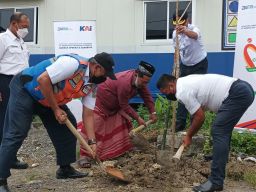 Sukseskan BUMN Hijaukan Indonesia, KAI Daop 8 Geber Green Stasiun