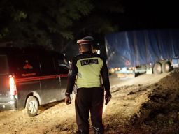 Pilihan Pembaca: Jalan Ponorogo-Pacitan, Perajin Miniatur, Tikungan Mandalika