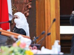 Raperda Perlindungan PMI Disahkan, Gubernur Khofifah: untuk PMI dan Keluarganya