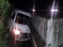 Sopir Ngantuk, 2 Mobil Kecelakaan Tunggal di Tol Jomo