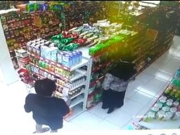 Sejoli Terekam CCTV Curi Minyak Goreng Disebut Terjadi di Kota Madiun
