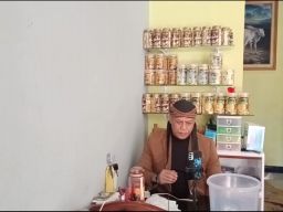 Promosikan Keripik Lewat TikTok, Warga Kota Batu Sukses Tembus Pasar Luar Negeri