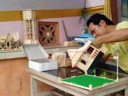 Musisi Dangdut di Jombang Raup Cuan Usai Banting Setir Jadi Perajin Miniatur