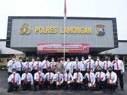 Diganjar Penghargaan, Cara Kapolres Lamongan Apresiasi Kinerja Anggotanya