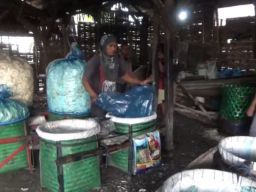 Harga Minyak Goreng Curah Mahal, Pengusaha Kerupuk di Jombang Kelimpungan