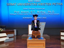 Teliti Limbah Fly Ash PLTU Pengganti Beton Antarkan Antoni Jadi Gubes UK Petra