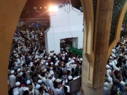 KH Mukhtar Jamil Gresik Tutup Usia, Ribuan Orang Hadiri Pemakaman