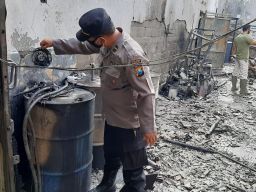 SPBU Mini di Kediri Terbakar, Rumah dan 7 Kendaraan Hangus Dilalap Si Jago Merah